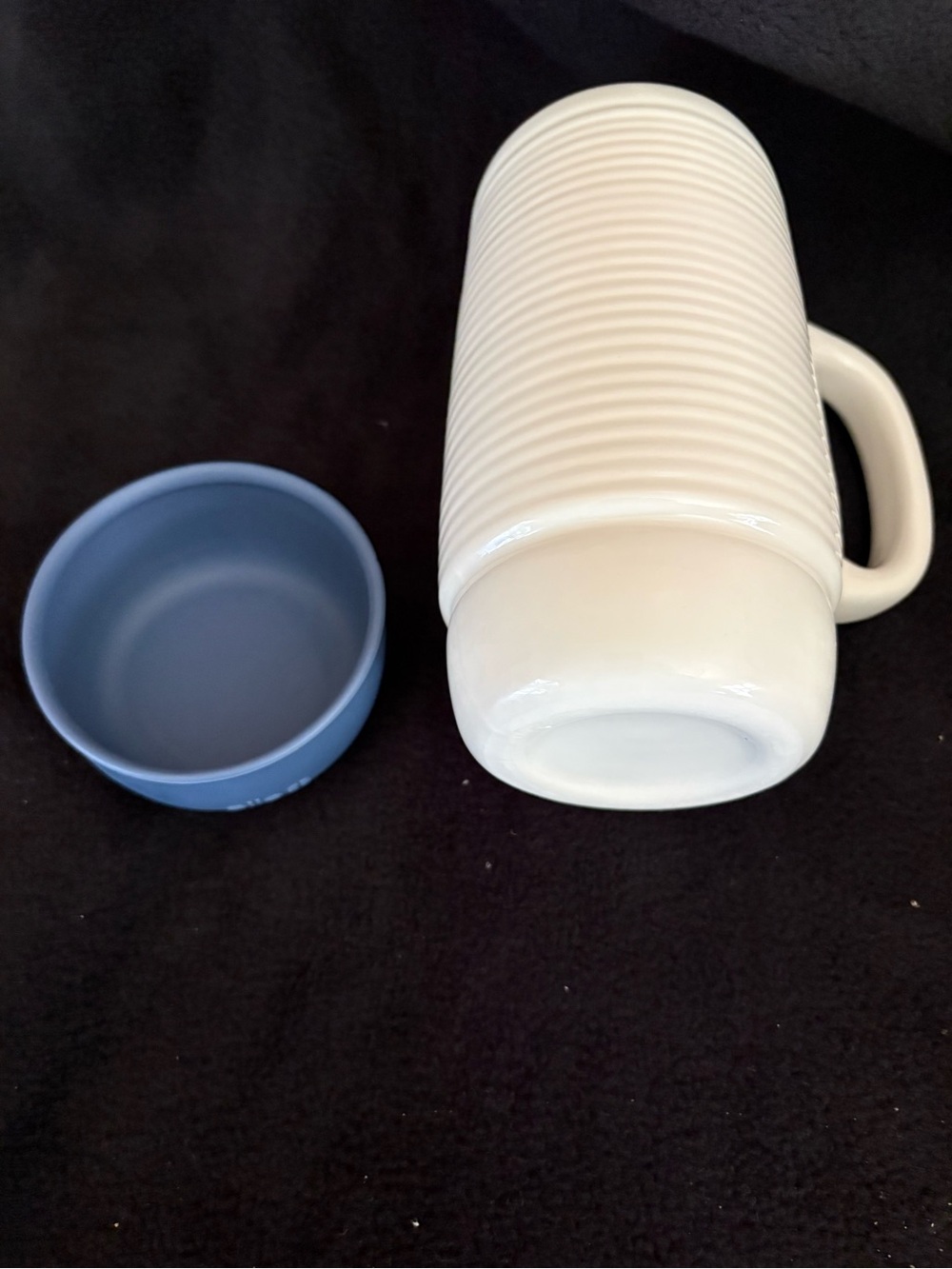 Ello Jane Ceramic Travel Mug Cream and Blue 18 oz - Picture 5 of 9